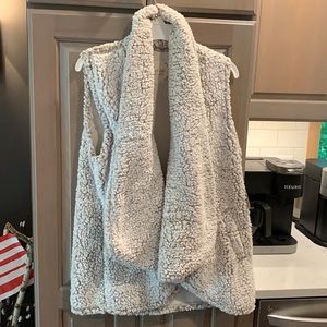 White/gray vest